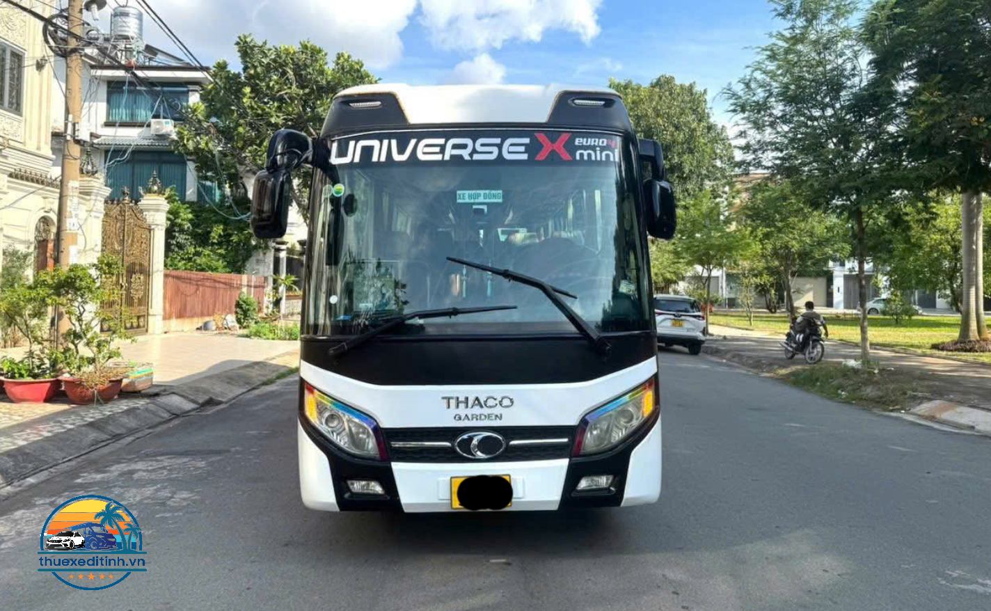 Xe 45 chỗ Universe