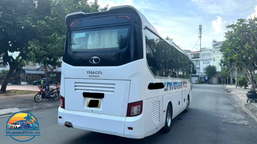 Xe 45 chỗ Universe 04