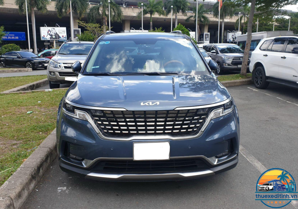 Thuê xe Kia Carnival cao cấp