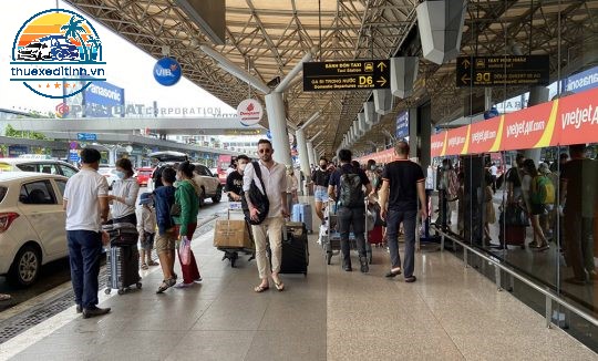Dịch vụ cho thuê xe ô tô đưa đón sân bay Tân Sơn Nhất