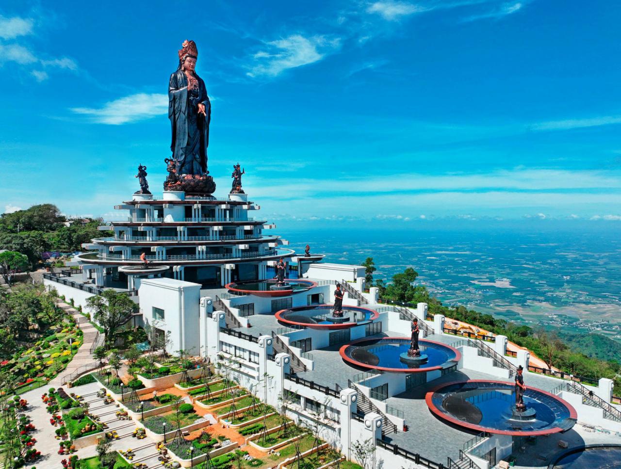 Núi Bà Đen - Điểm hành hương linh thiêng nhất Nam Bộ