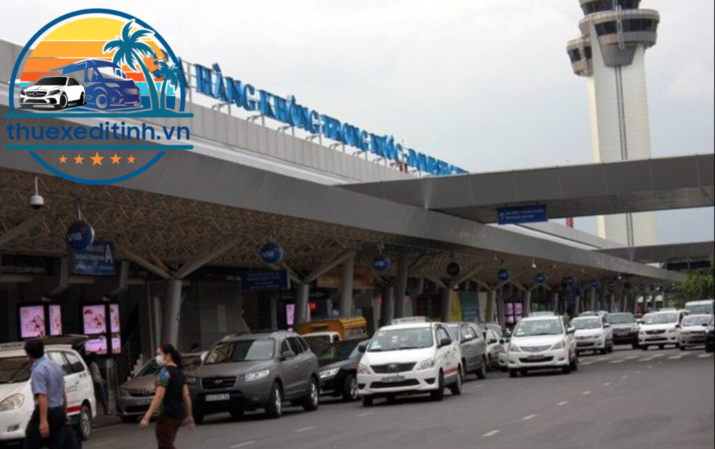 Dịch vụ thuê xe ô tô du lịch đưa đón sân bay từ Quận Tân Phú