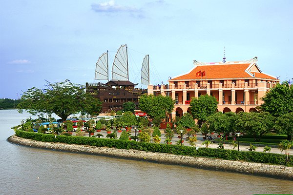 Bến Nhà Rồng - Bảo tàng Hồ Chí Minh