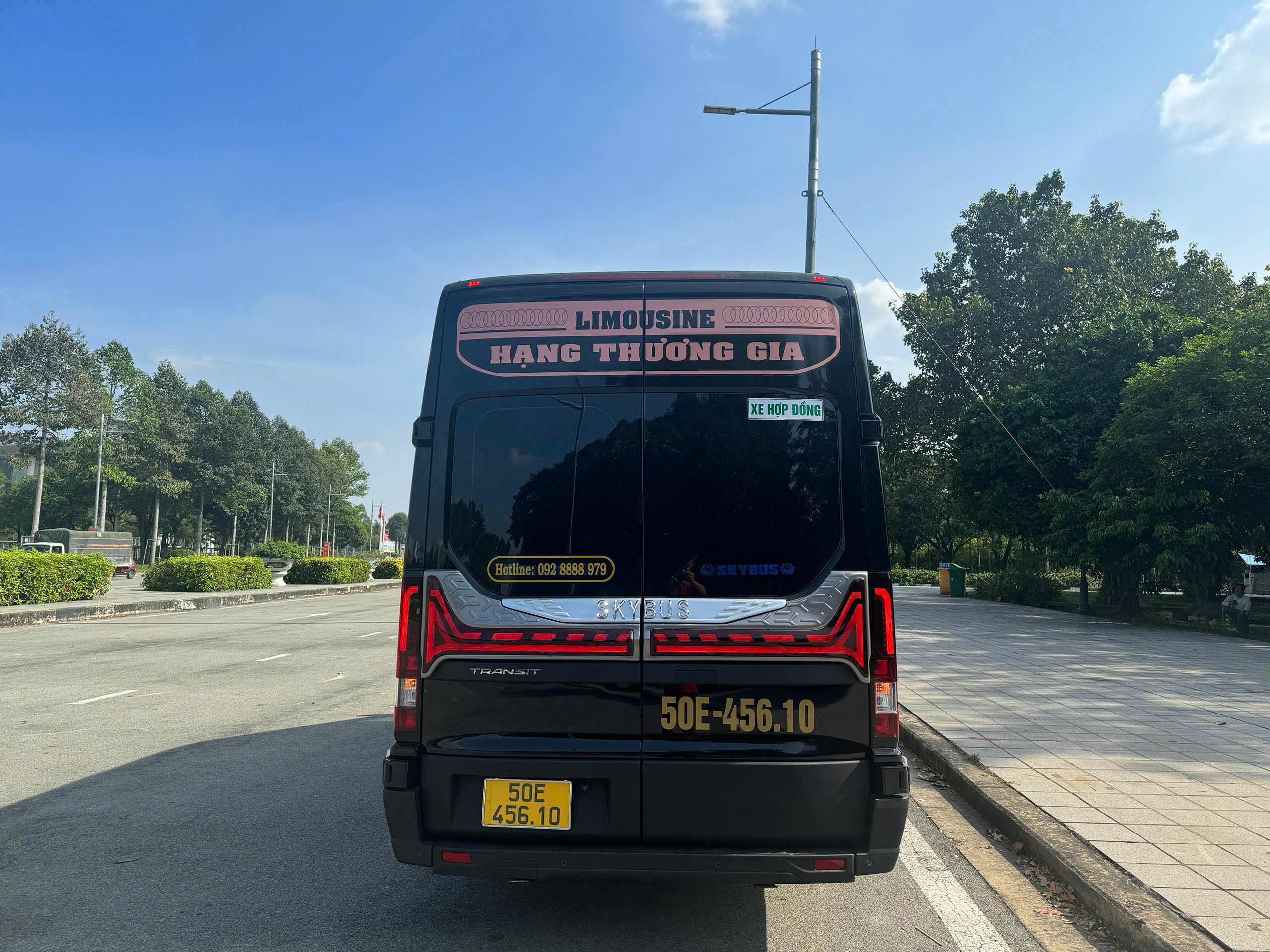 Thuê xe Limousine 9 - 12 chỗ