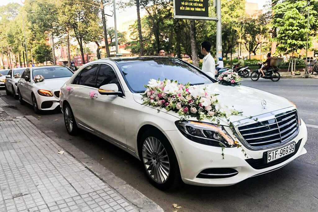 Xe 4 chỗ: Mercedes-Benz