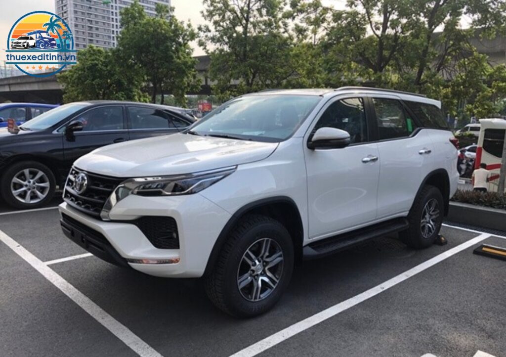 Thuê xe 7 chỗ Fortuner tại TPHCM