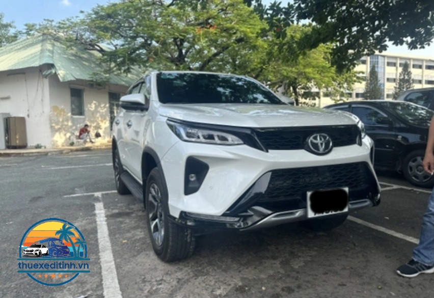 thuê xe 7 chỗ Toyota Fortuner